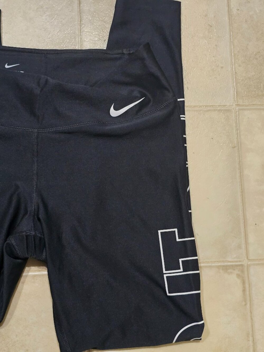 Nike Women's Black Athletic Leggings W 'Just Do It' Printed On The Left Leg -Med - Picture 3 of 7